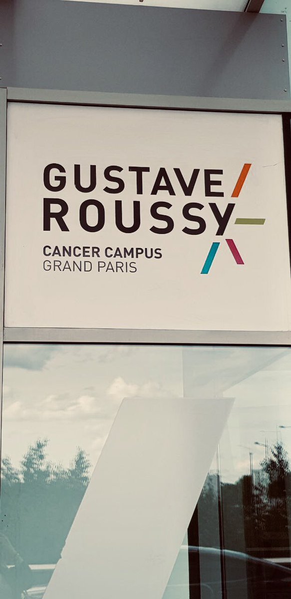 avyelimas's tweet photo. Dans la continuité de la loi que j’ai portée sur les #cancerspédiatriques, je suis allée échanger avec les patients et le formidable personnel du service des enfants de @GustaveRoussy.
🚪🤫 Derrière la porte ? Des jeunes planchent sur l’épreuve de philo ! 👨🎓🤞#baccalauréat2019 https://t.co/8M9fvKhmm4