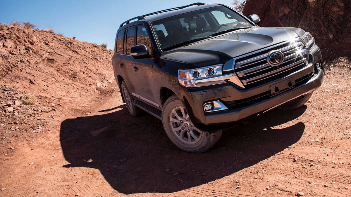 Next Toyota Land Cruiser May Drop the V8: Report dlvr.it/R6mgMY via <a href="/Jalopnik/">Jalopnik</a>