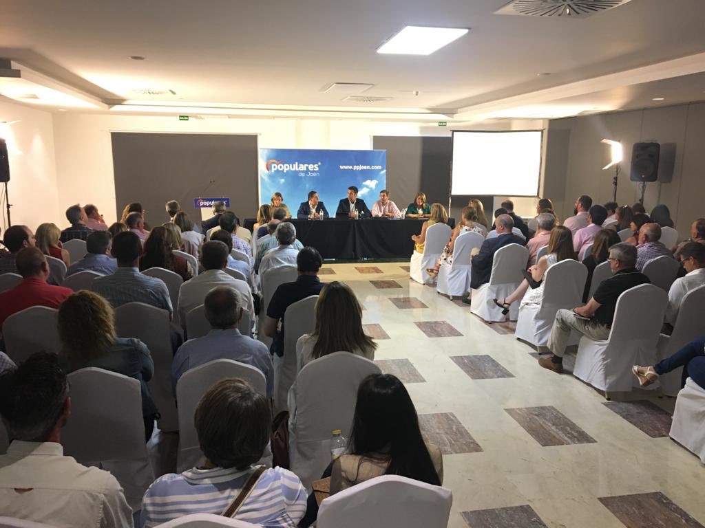 pp_jaen's tweet photo. 📸 El @pp_jaen celebra su Junta Directiva Provincial en #Jaén. Presidida por el presidente @alcaldeJDR
Se analiza los resultados municipales en la provincia https://t.co/Evtlq7CUyL
