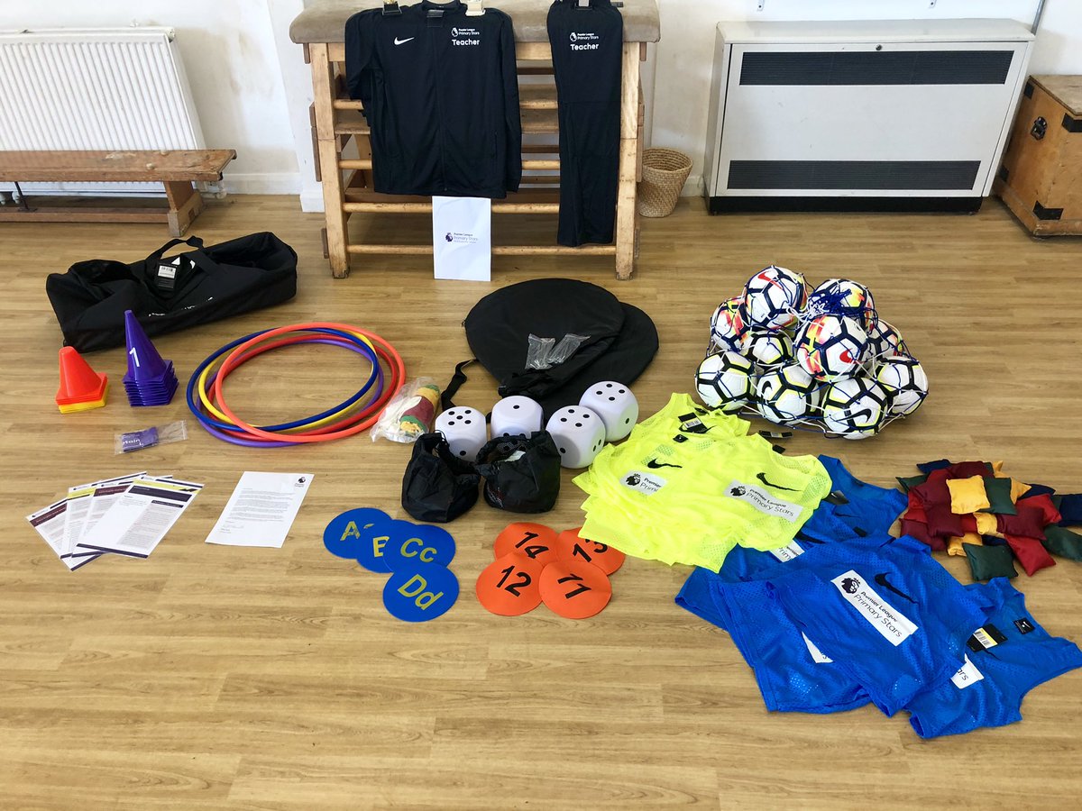 EmilyStocker15's tweet photo. Can’t thank the Premiere League Star Scheme enough 💕✅ #PremierLeague #PremierLeagueStars #primaryschool #equipment #year6 #teaching #school https://t.co/XLNrmB5QNR