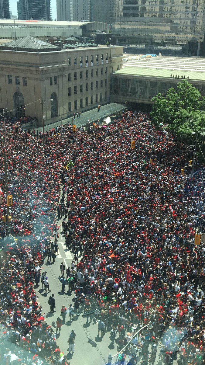 WE THE NORTH! <a href="/Raptors/">Toronto Raptors</a> 🥂❤️