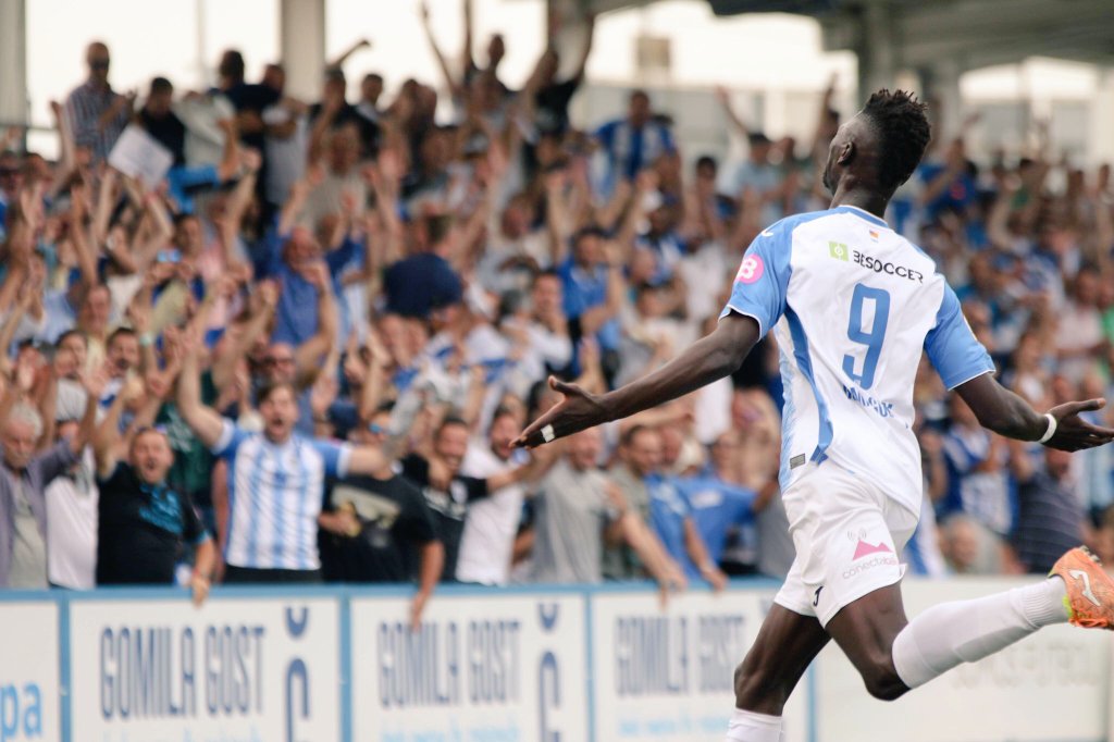 esRadioBaleares's tweet image. La alegría de las aficiones del @RCD_Mallorca y @atleticbalears marcan la tertulia de los lunes, con #CCirer, #LBravo y #SColl, con la participación de #MVidal, y el análisis en @Oleagaenelarea 🎙️@esRadio971 #ALaCarta 📻ivoox.com/a-ascensos-aud… ⚽️ivoox.com/toni-pont-el-a…