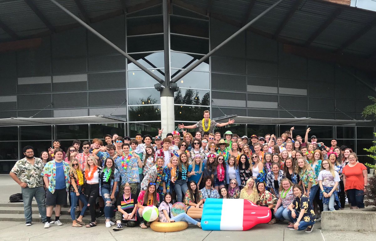 WRHS SENIORS tweet media