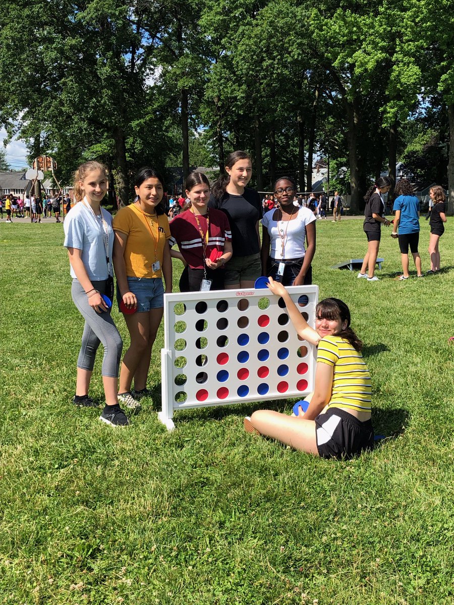 LPS_McManus's tweet photo. Last Friday we celebrated our 8th Graders 🎓✨ They had a great picnic filled with games, prizes, food, and ice cream! Only a few more days until graduation. #MMS1819 #TogetherWeCan #HaveAGreatDayAtMylesJ https://t.co/17KSzIjWGl