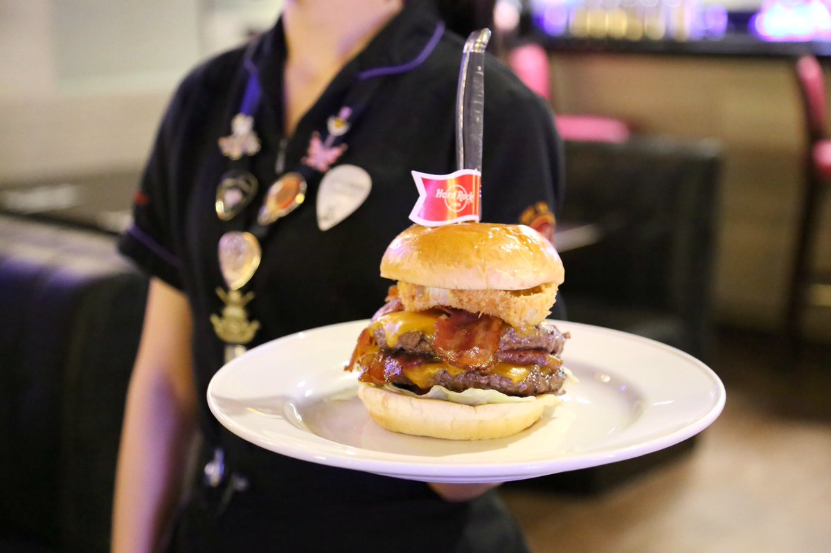 You might need a knife and fork for this one.🍴#hardrockcafe #shenzhen