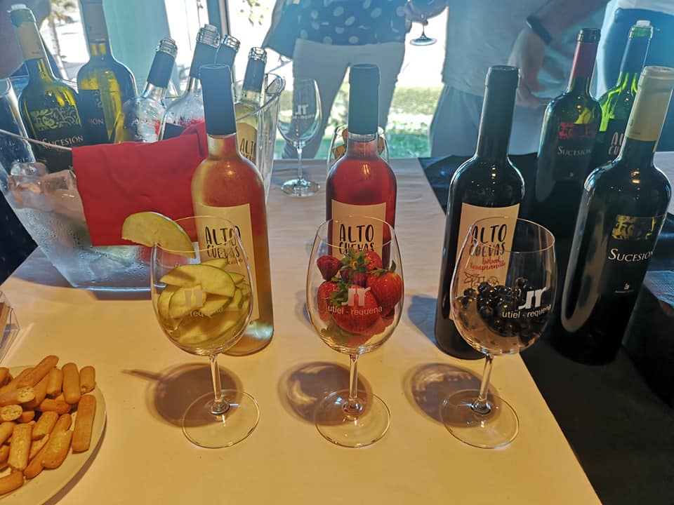 managementss's tweet photo. 📢 Hoy ha sido el día del #PlacerBobal 🍇🍷
 25 Bodegas @doutielrequena
📍 Hotel Balneario Las Arenas @h_las_arenas
➕📷👉 https://t.co/HKf4Dt3bXQ  
#PlacerBobal2019  #vinosutielrequena #vino #vinos #wine #bobal #bobalsingular #vinosbobal #winelovers #vinosvalencianos https://t.co/Od5ueXuCJ5