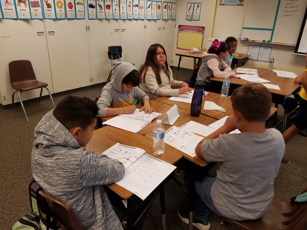 FowlerEagles18's tweet photo. Working on science. Summer School 2019!
#eagelssoar
#carrollfowler https://t.co/2S4A8J6J5F