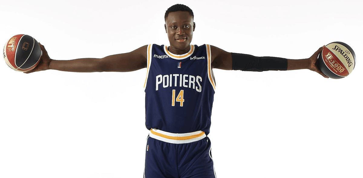 PlanetaNBA's tweet photo. #MockDraft2019 @PlanetaNBA
#CUsRise #Celtics 🍀
PICK 22: S. Doumbouya https://t.co/ebjxM1FK68