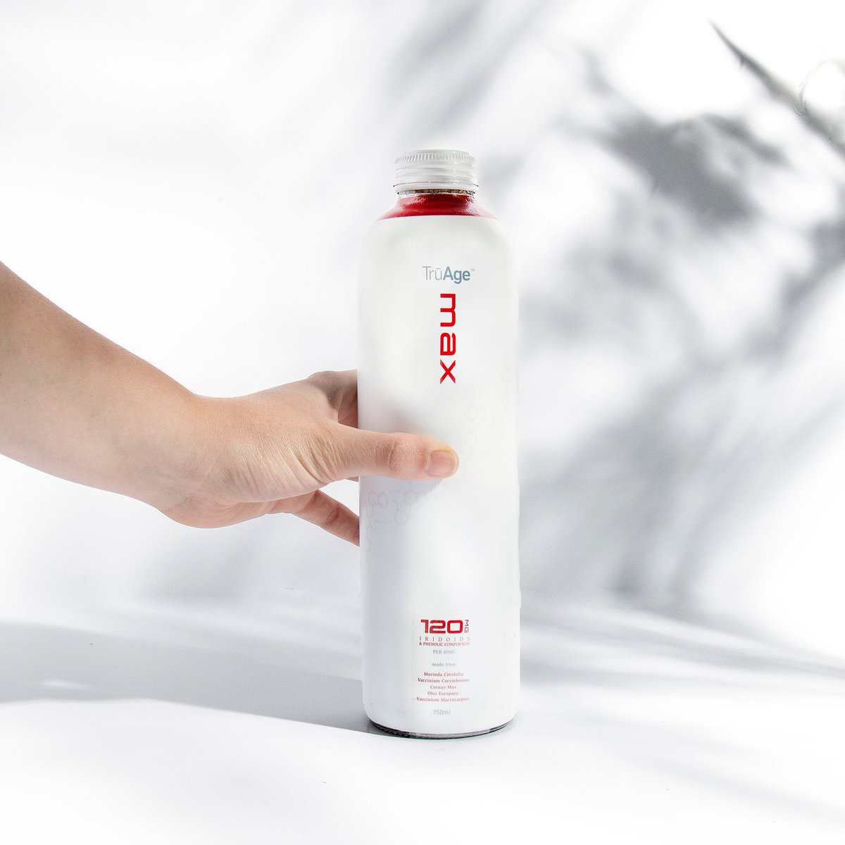 nonibynewage's tweet photo. We hope you all had a wonderful Sunday celebrating Father’s Day. So let’s raise a glass of #TruAgeMax to all the dads in your life ❤️ https://t.co/gIxh9XCYUz https://t.co/WFd6zyfLeD