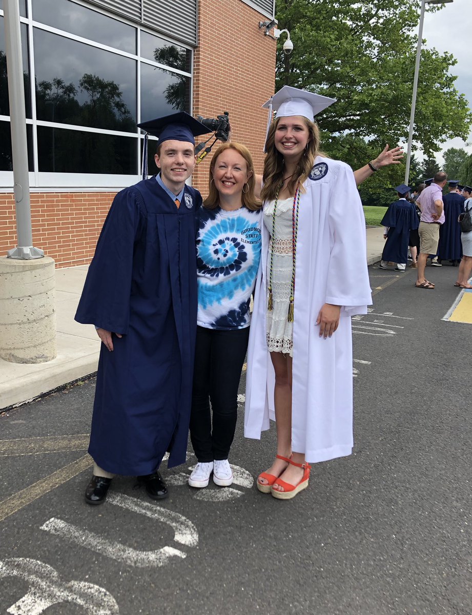 RFerri11's tweet photo. Senior Class Clap Off at GES!! Ending their CR education back where it all began😊 https://t.co/ghL9WHcd2Y
