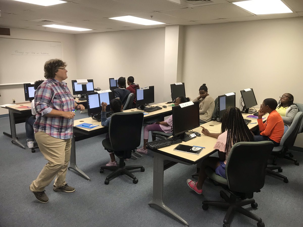 ESNC_CambMD's tweet image. #Summer19 #education #ComputerCoding #kidsdeserveit #Community #TheStoryOfUs #Unity #Maryland #GivingMonday #MotivationalMonday Building bridges out of poverty by exposing our #youth to life changing experiences. #Motivated by #HarrietTubman & #GloriaRichardson their hometown!
