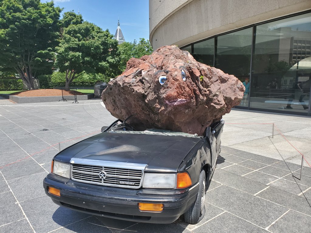 SAMTours2's tweet photo. This is what you call a pet rock!!
https://t.co/3sk2YzCmT0 https://t.co/HTzYBBm2U1