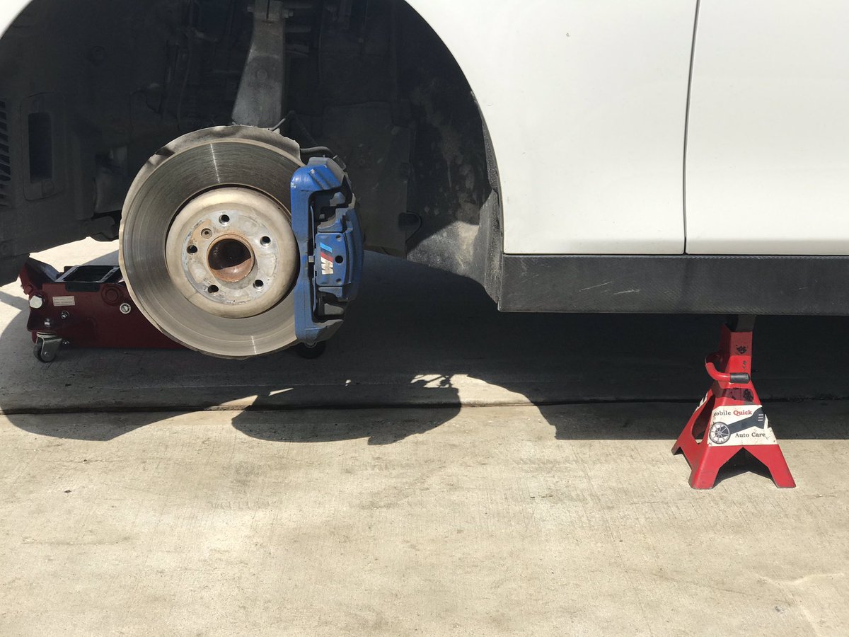 mqac_services's tweet photo. #BrakePadAndRotor replacement #ThisIsWhatItLooksLike. Our customer is at home playing #ThatsMyCar. #MQAC, we provide custom delivered quick auto care to your home or work! #MobileMechanic #Houston #Mechanic https://t.co/MQA9QizByE