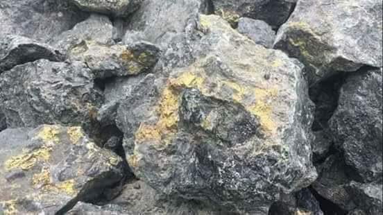 ManzoorPashteen's tweet photo. Since last decade curfew is frequently used in N.Waziristan to take secretly &amp; safely the extracted minerals of Boya to urban markets.Various reasons r used by authorities from time to time to securitize N.Waziristan for their benefits as N.Waziristan is a golden hen for them.@UN https://t.co/LceARz6Nlh