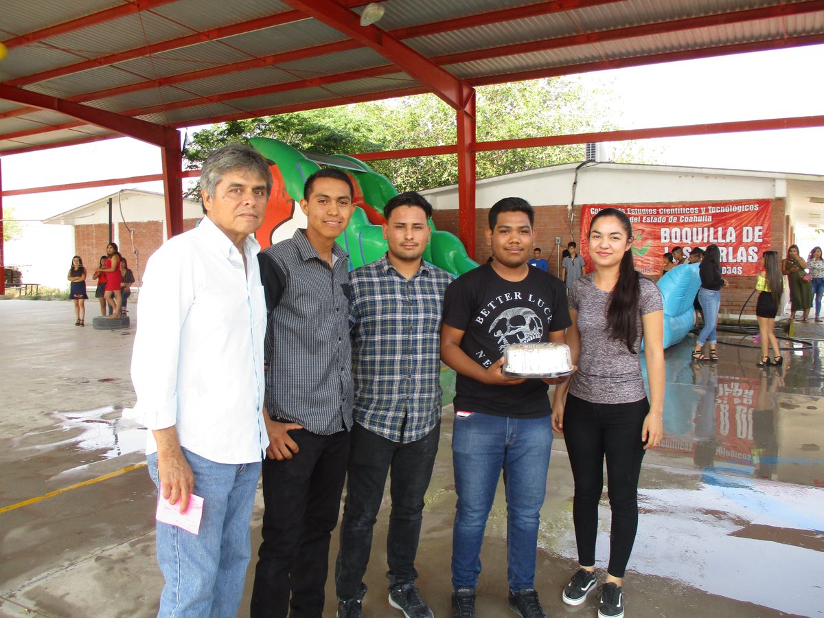 🙋‍♀️💁‍♂️Premiación en el día del estudiante, a la foto con mas Like's en Facebook, las mejores respuestas en retos de películas, el grupo con más puntaje en la dinámica de vestuario, torneo de voleyball #FuerteCoahuilaEs <a href="/asdru9/">Asdru</a> <a href="/Demetrio_Z/">Demetrio Zuñiga</a> <a href="/lugocecytec/">Carlos Lugo</a> <a href="/CECyTECoahuila/">CECyTE Coahuila</a> <a href="/GobDeCoahuila/">Gobierno de Coahuila</a>