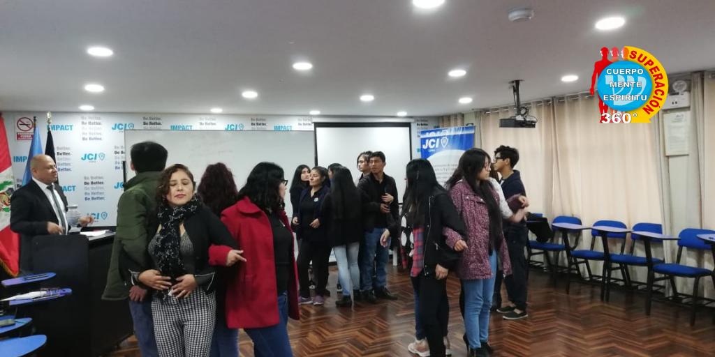 superacion360's tweet photo. 🔴“Conviértete en el profesor que siempre quisiste tener”  
Ríete con tus alumnos y trasmite el entusiasmo por aprender.
Gracias ¡Alberto Orellana! 
#ATENCIÓN #coaching #voluntariosmodelo #Paz  #trainers #taller  #SanIsidro2019  #Lima https://t.co/xmnDfhp313