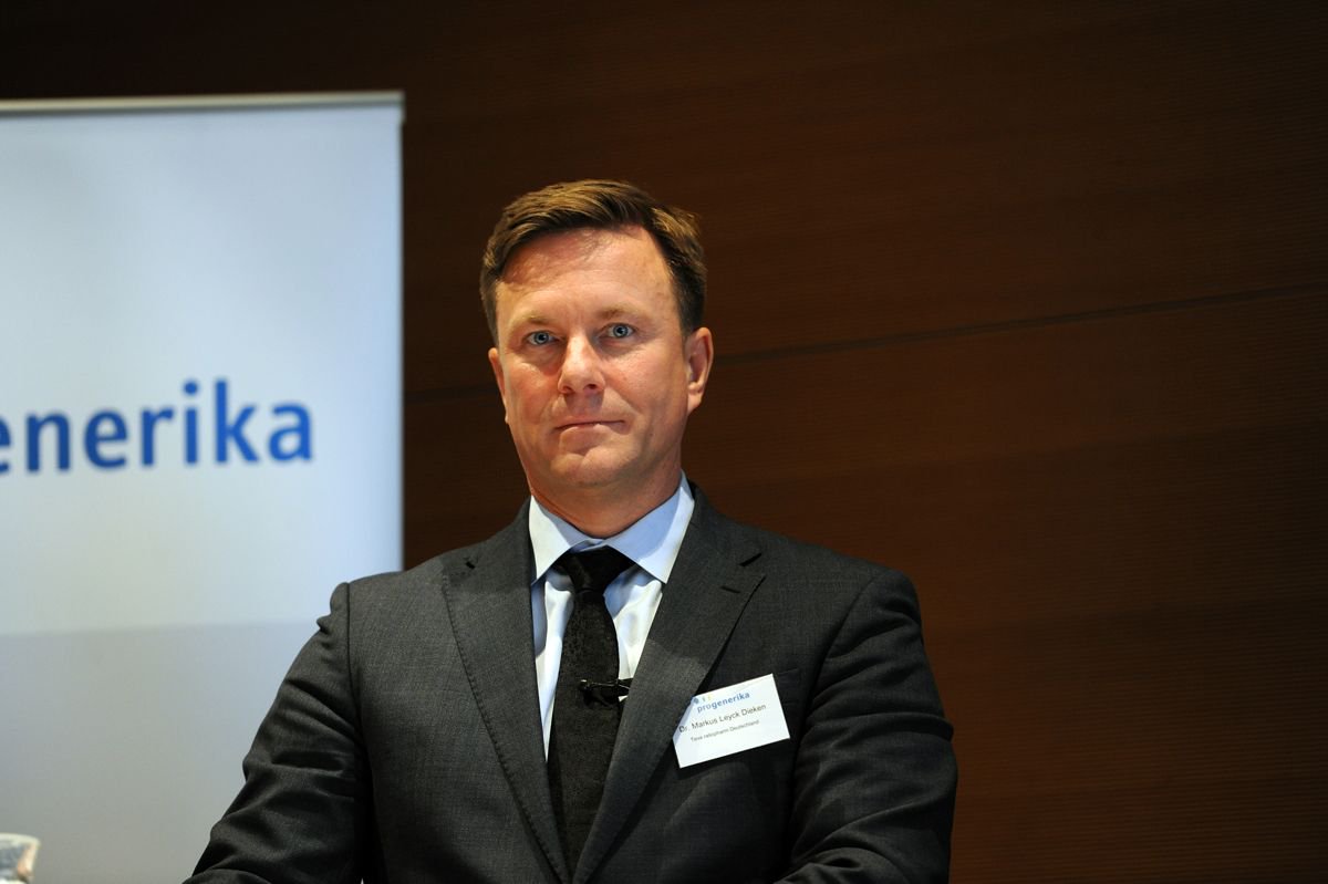 ApothekeAdhoc's tweet photo. Nach der #Übernahme der Mehrheit bei der #Gematik wechselt Jens #Spahn #CDU jetzt die #Führung aus: Der ehemalige #Ratiopharm-Chef Dr. Markus Leyck Dieken wird zum Chef Digital Officer für die #Vernetzung des deutschen Gesundheitswesens ernannt: https://t.co/MaMHkAM0JU https://t.co/oZJ9HH1kW9
