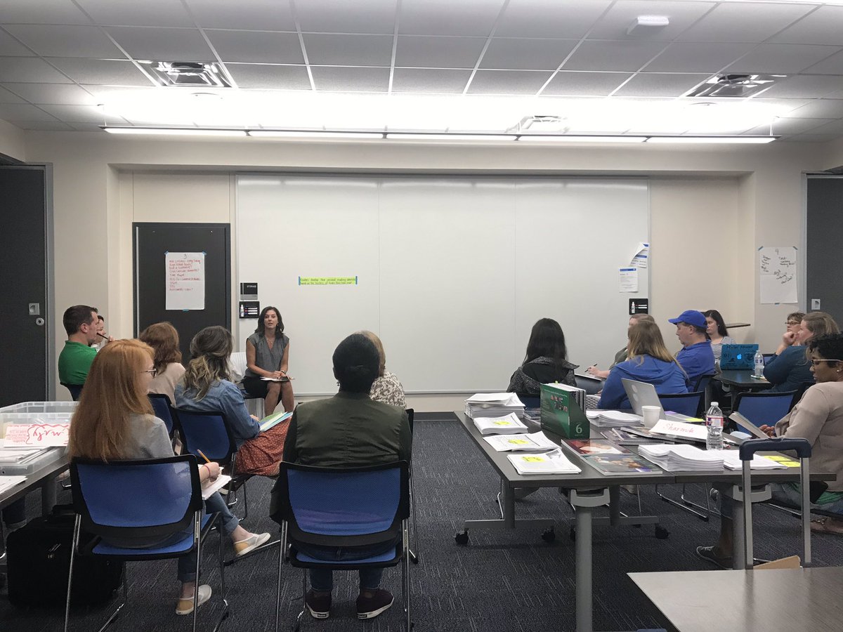 AndreaCoachman's tweet photo. Minilesson in action! #RISDLiteracy 

Thank you to all the teachers, teacher leaders, and principals who joined us for this week’s 2-day Literacy Academies! 

#workshopteaching here we come! https://t.co/iPnfVVMHEk