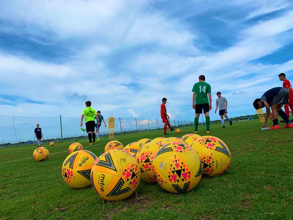 CelticSocAcad's tweet photo. It’s been a great 2 weeks delivering our Elite Player Programmes in New York and Florida. Over 100 partner club players playing the @CelticFC way! ⚽️🍀 https://t.co/C1Rdc1Dyso
