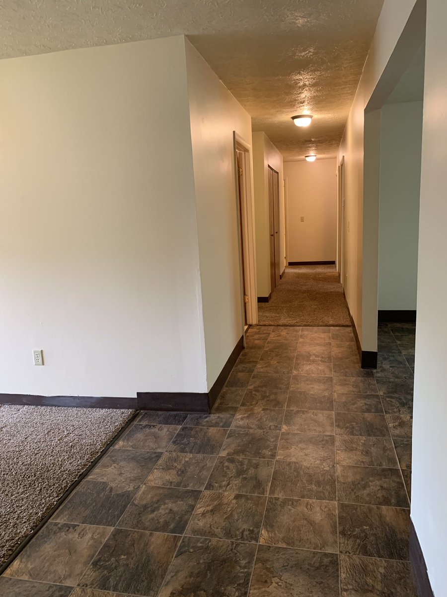 Parkstead_Tom's tweet photo. This is a must see move in ready 4 bedroom 2 bathroom garden style apartment with a detached garage and storage room! Call us today 315-785-9930! #GabrielCourt #MustSee #4bed2bath https://t.co/Acuw4Xi3dI