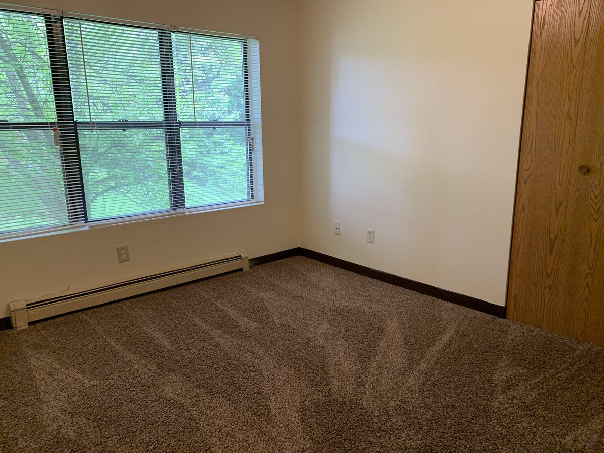 Parkstead_Tom's tweet photo. This is a must see move in ready 4 bedroom 2 bathroom garden style apartment with a detached garage and storage room! Call us today 315-785-9930! #GabrielCourt #MustSee #4bed2bath https://t.co/Acuw4Xi3dI