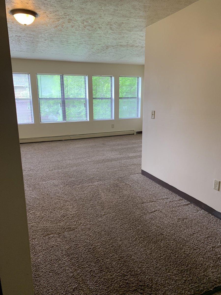 Parkstead_Tom's tweet photo. This is a must see move in ready 4 bedroom 2 bathroom garden style apartment with a detached garage and storage room! Call us today 315-785-9930! #GabrielCourt #MustSee #4bed2bath https://t.co/Acuw4Xi3dI