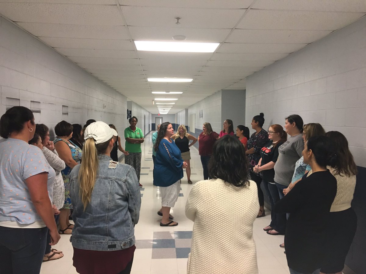 scps_poy's tweet photo. Learning icebreakers that incorporate movement in the classroom! #POY2019 https://t.co/7cnEoFFozY