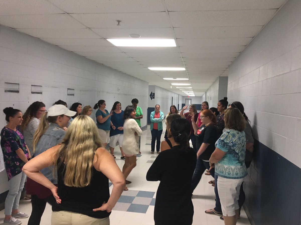 scps_poy's tweet photo. Learning icebreakers that incorporate movement in the classroom! #POY2019 https://t.co/7cnEoFFozY