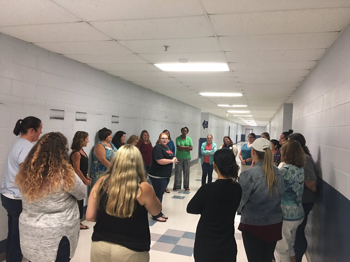 scps_poy's tweet photo. Learning icebreakers that incorporate movement in the classroom! #POY2019 https://t.co/7cnEoFFozY