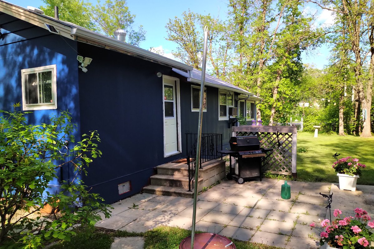 RunOnInn's tweet image. #Booked your #Vacation for #August2019  - Needing a place to kick back .. #RunOnInn has a opening for Vacation - tinyurl.com/y44rysqf - Run On Inn Cottage has 3 bedrooms, Sleeps 6 comfortably, Large Living area with BBQ and Gazebo to enjoy the #outside  - Contact us today