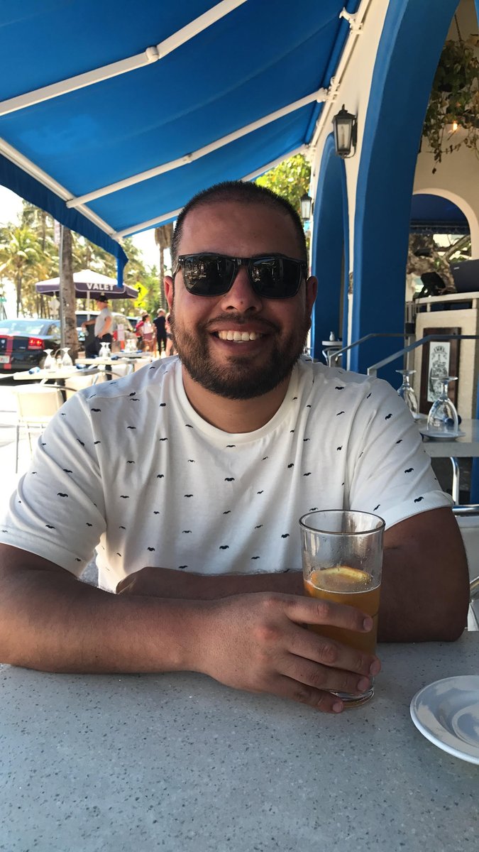 🎉 Meet our Staff Member Shout-Out: Victor! 🥓 His favorite menu item? The Flying Swine Sandwich, featured on Chicago's Best TV.
🍻Come say Hi to Victor this month at <a href="/RackHouseTavern/">Rack House Kitchen</a>!