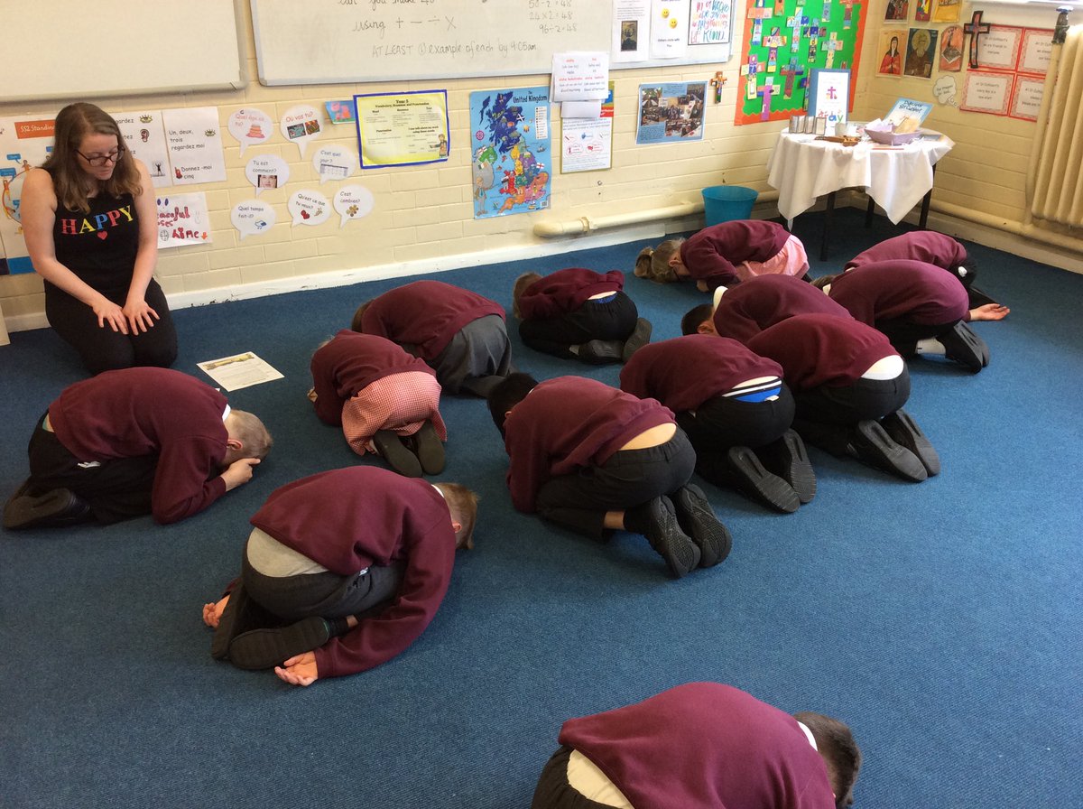 StCuthbertsPESS's tweet image. Today year 5 have been on an African adventure! Inspired by &apos;the circle of life&apos; 🦁. We have used peaceful poses to tell stories, sang our hearts out and worked together to plot our pulse rates on a graph!