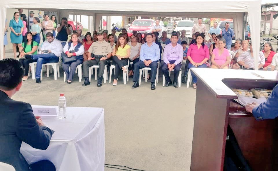 Hoy participamos junto a autoridades locales y provinciales, en la inauguración del adecentamiento del Centro de Salud tipo A Inés Moreno en #Calceta.