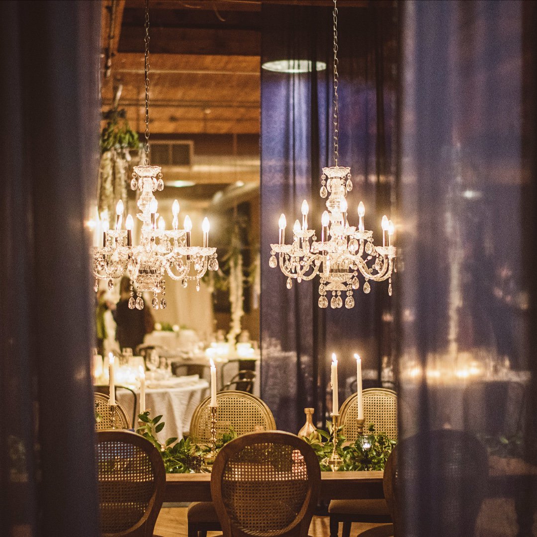 CGSolarArts's tweet image. Wedding season is in full swing. We love how couples transform the space at @CGSolarArts to suit their personal tastes. 

📸: Lucas Botz Photography