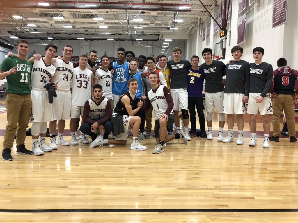 Pburgstudsec's tweet photo. Another RECORD-BREAKING year for Pburg sports 🤧😈 We’d like to thank all the athletes and students for representing Pburg tradition on the field and in the stands ‼️ Your fearless leaders are out #SigningOff #PWhat #NaNaNaNa #Cheeksters https://t.co/SWUbGX8jfW