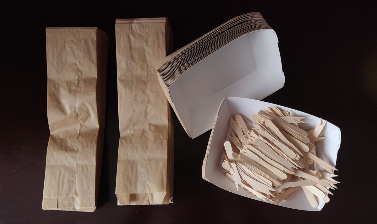 RT PodemosTorrejon: "Este año nuestra caseta en las fiestas populares será un poquito más respetuosa con el medio ambiente. Reduciremos el uso de plástico usando papel y cartón biodegradable para nuestra comida. "