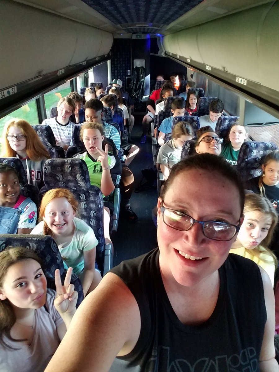 RSkidmoreQMS's tweet photo. Perfect weather for a field trip to Canobie! Everyone had a great day! @BellicoJesse #funinthesun #selfieswithskids #QMSGold #QMSRocks https://t.co/aivOAVMGzT