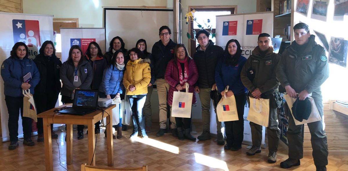 MDSAysen's tweet photo. La postal de cierre del Comité Técnico Provincial (#Cotep) del Sistema de Protección Social en la localidad de #PuertoIngenieroIbáñez, en la Provincia de #GeneralCarrera #DesarrollosaocialyFamilia #ChileEnMarcha https://t.co/nd5RyZCaly