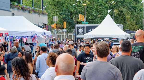 SEPTAPHILLY's tweet photo. Old City Eats returns for the summer with happy hour specials every Thursday at 50+ restaurants and bars in @OldCityDistrict! Don't miss the kick-off block party on 2nd Street THIS THURSDAY! Get there on #SEPTA: https://t.co/xmVgg6ku3Z! #ISEPTAPHILLY #OldCityEats https://t.co/tbHFRqNTaQ