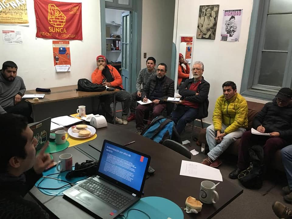 Sintec_Chile's tweet photo. Reunión mensuales de delegados de obra y faena en nuestra sede en Santiago. Planificando y coordinando la lucha sindical ¡Arriba las y los que Luchan! https://t.co/p3G3JjnIBr
