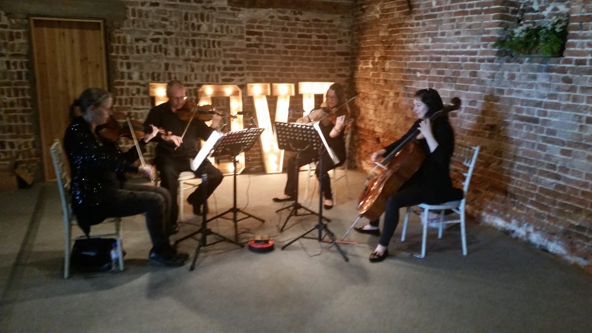 BlytheStringQ's tweet image. Here we are at beautiful @fishleyhall in #norfolk providing live music for Kirsty &amp;amp; Johnny as they celebrate tying the knot. 👰🏼👨🏻‍⚖️

#weddingseason