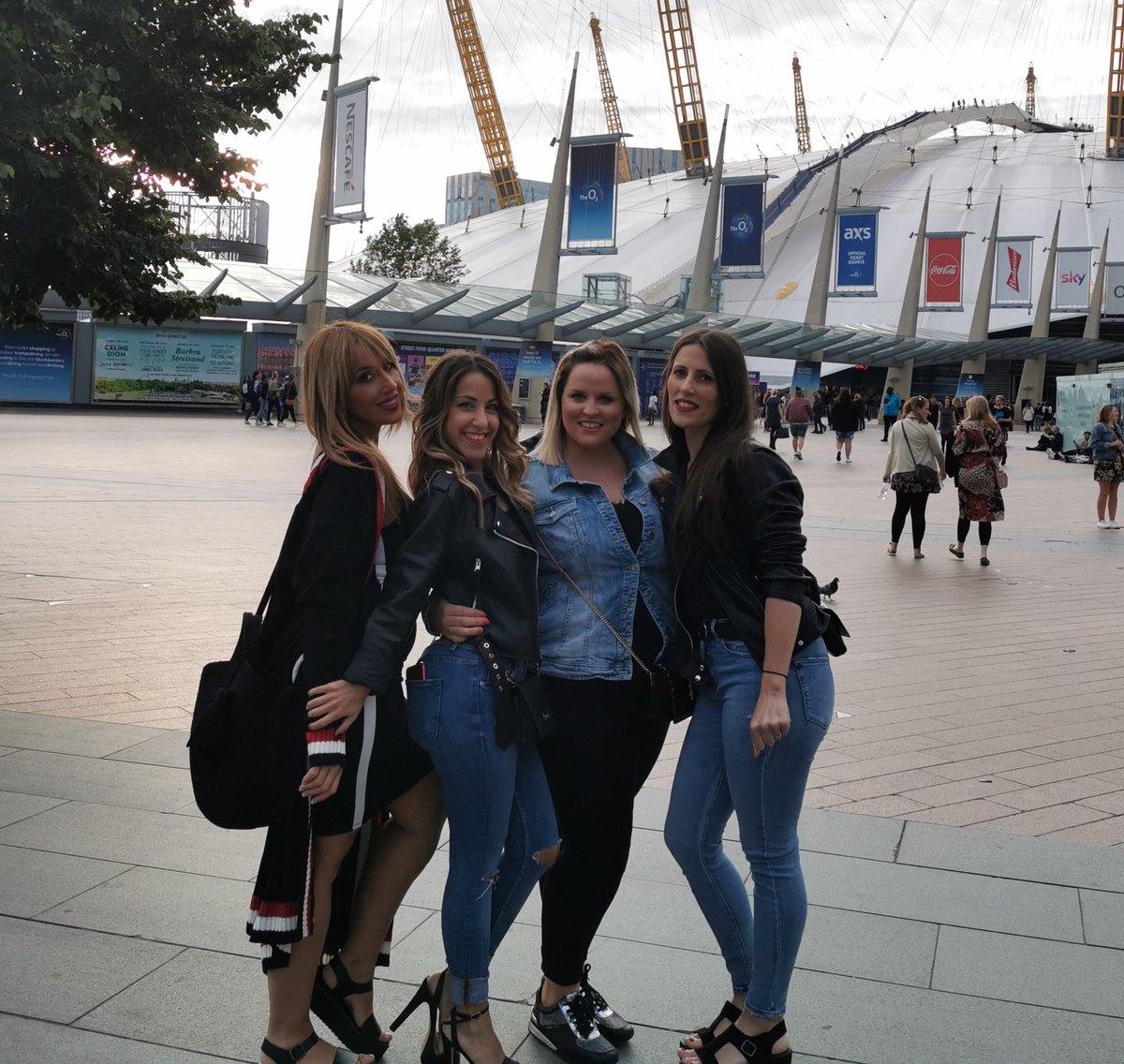 mandy_cotton's tweet photo. First night in London... yasss #bachelorette #party #london #DNAWorldTour @backstreetboys @howied @brian_littrell @aj_mclean @nickcarter @kevinrichardson https://t.co/VVCiqlkS73