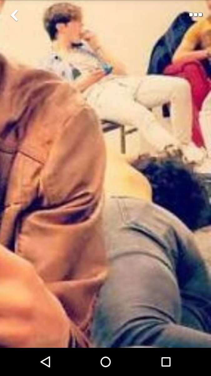 coder_escuadron's tweet photo. Alguien todabia sigue fijándose en eso? 😂😏 
#SiempreJuntosSiempre 
#DeLaManoConCD9 https://t.co/hfUK5zdtvS