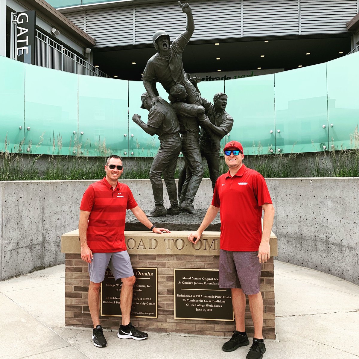 AOSHogDocs's tweet photo. We’re proud to support the @RazorbackBSB team as they take to field again today! Dr. Ylanan is joined by Dr. Ratliff, soon-to-be graduate of our AOS-UAMS-NW Sports Medicine Fellowship. ⚾ #WPS #OmaHogsSZN #HogDocs https://t.co/M68gnhX3Ec