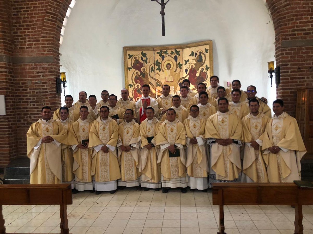 Semguad's tweet photo. El día de hoy los presbíteros que fueron ordenados el pasado 9 de junio, celebraron la Eucaristía con nuestros hermanos del Curso Introductorio en Tapalpa (CIT). 

#SeminarioDiocesanoDeGuadalajara
#ATiTeDigoVenYSígueme
#NeoPresbíteros https://t.co/CmsGxkNotv