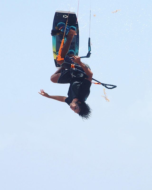 COAwatersports's tweet photo. You’re never more alive than when things get turned upside down . .
.
.

#tulum #mexico #caribbean #kitesurfing #kitecenter #watersports #wateraddict #fitness #summer #flying #upside_down #tulumvibes #office #tulumvibes #ifnotnowwhen #travel #fly #explor… https://t.co/iSh1l2Pdq6 https://t.co/WyMNEay0QB