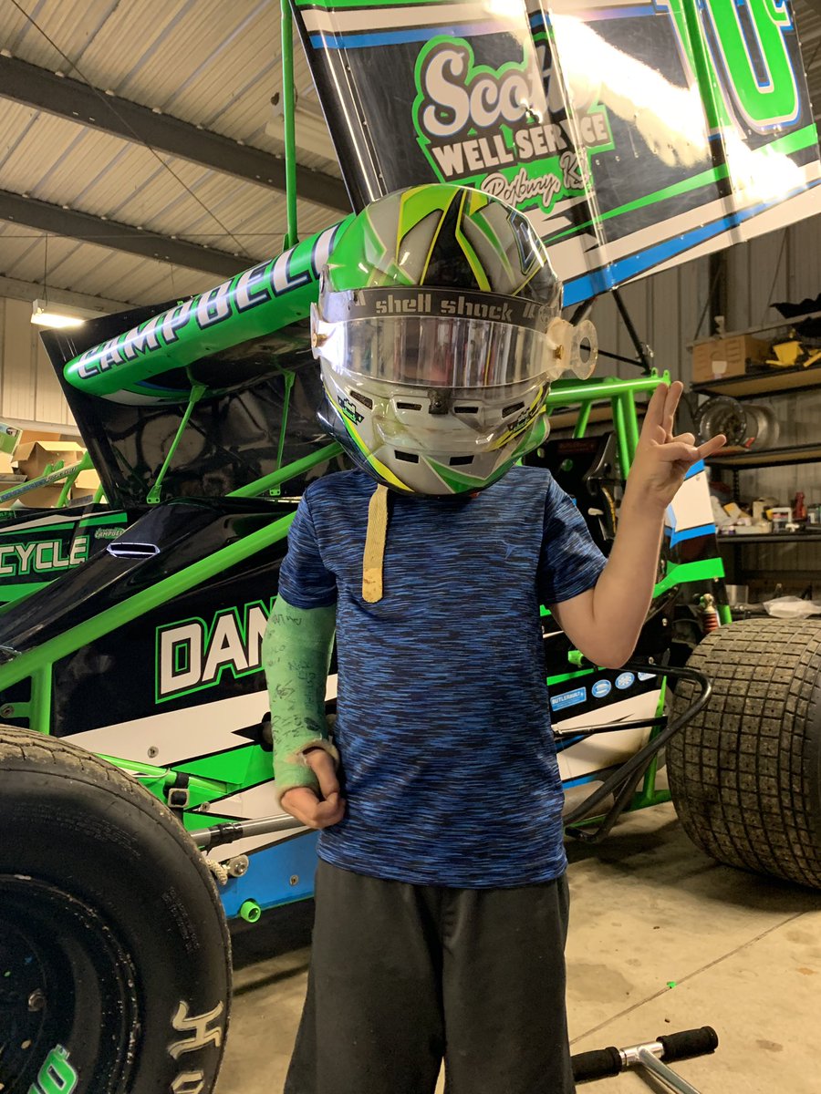 jrock10c's tweet photo. These 2 are ready to get back to racing. Getting sick of all the rain outs! https://t.co/M4Yrjzm7ax