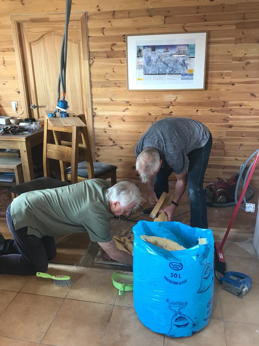 CreteCoteSki's tweet photo. The change is almost complete! The wall in the kitchen/dinning area has been removed &amp; its opened up the space perfectly! An even more sociable area now!
.
.
#LaCabine #LaCabineSki #CreteCote #LaPlagne #Plagne1800 #MountainChalet #FrenchAlps #SkiChalet #SummerChalet https://t.co/CTw0drppj0