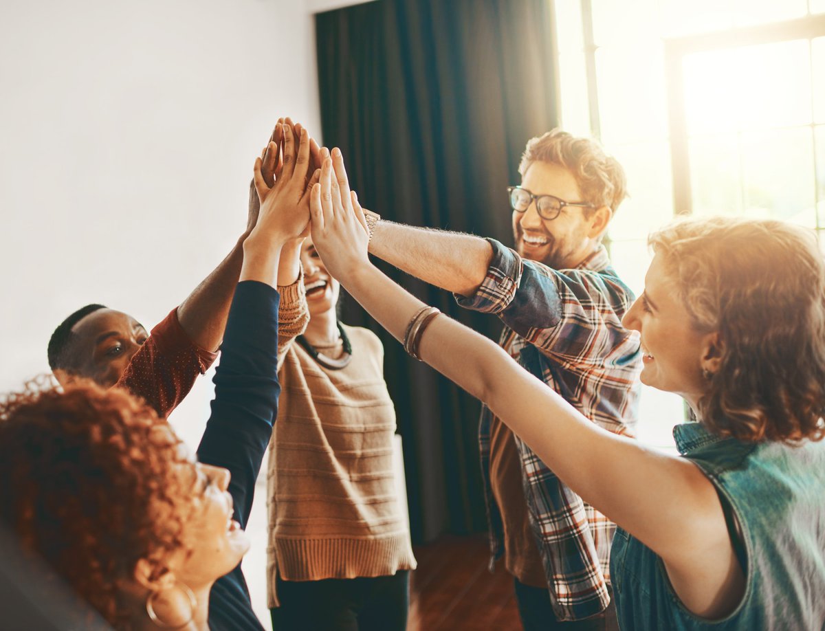 Achievers's tweet photo. #MondayMotivation: Share the importance of #DiversityandInclusion with your colleagues. Learn more about how to make a difference in your organization in Achievers' #WorkforceInstitute report: https://t.co/AHr7Dne0Ls https://t.co/5qy0vEOad1