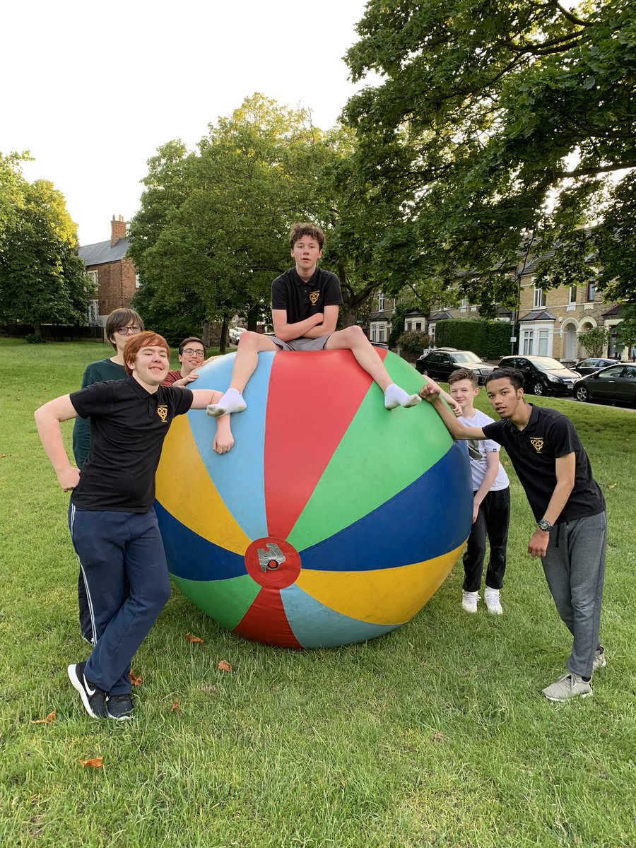 4th_Scouts's tweet photo. What are the #SnowLeopards up to this fine Monday evening? Playing with a 7ft #BeachBall! ⛱ #SkillsForLife? https://t.co/VCtO0B1mb8